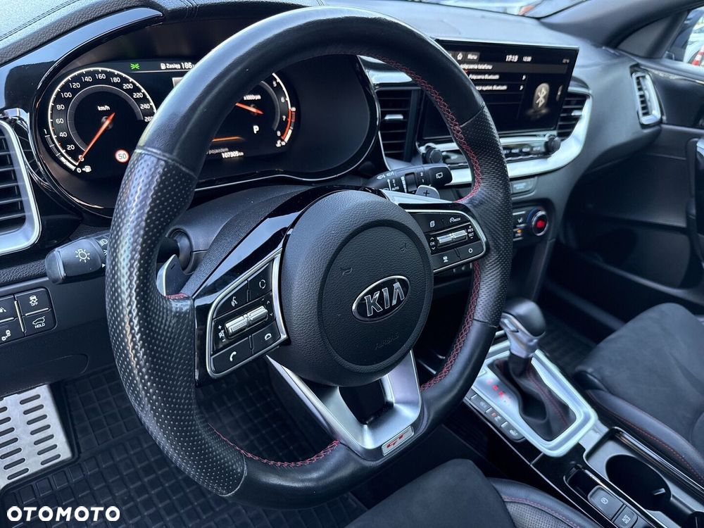 Kia ProCeed - 13