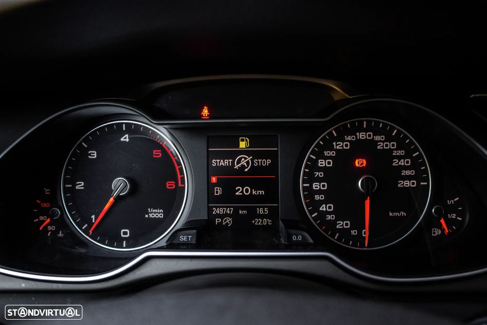 Audi A4 2.0 TDI S tronic design - 14