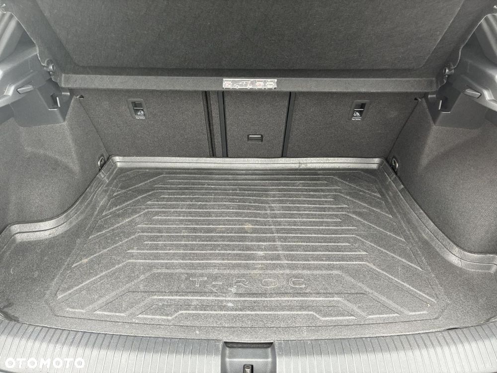 Volkswagen T-Roc - 18