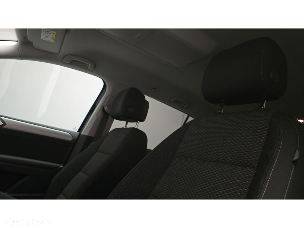 Volkswagen Touran - 18