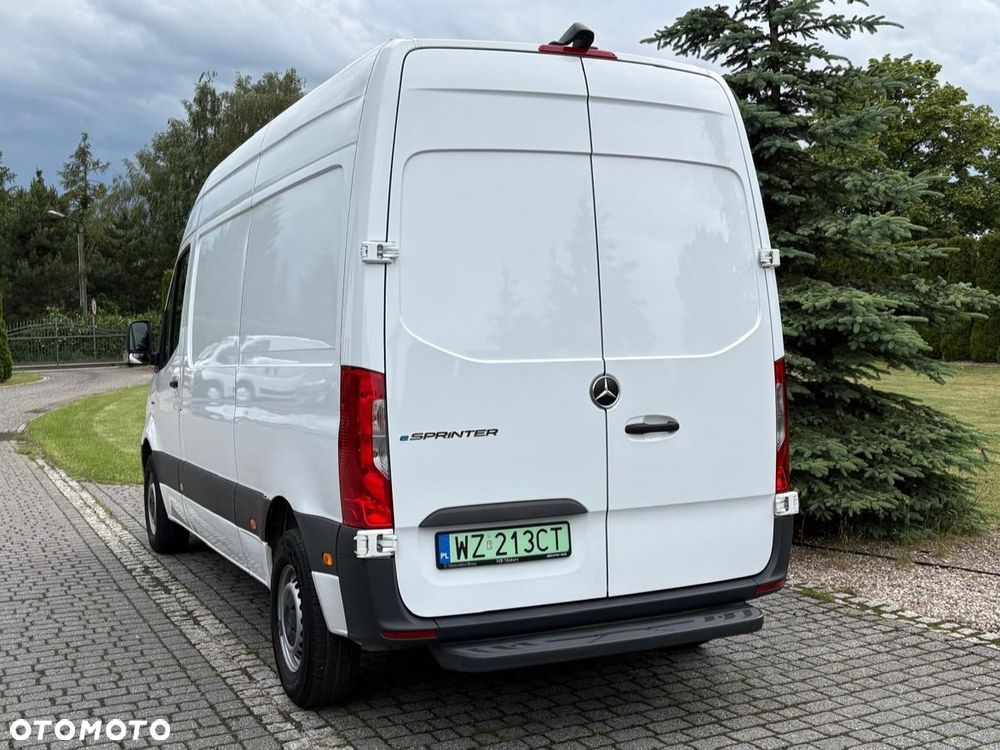 Mercedes-Benz Sprinter - 8