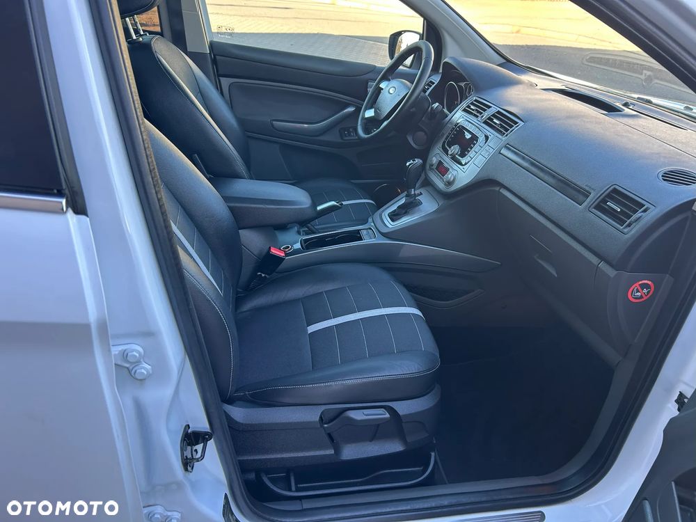 Ford Kuga 2.0 TDCi 4x4 Titanium - 25