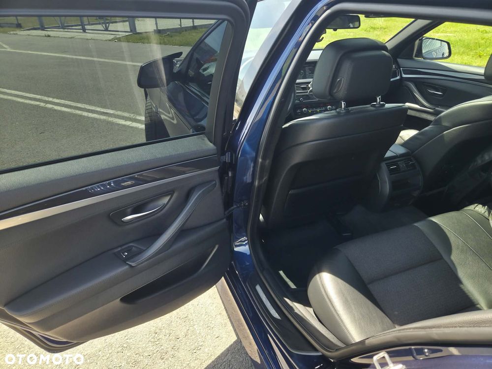 BMW Seria 5 535d Sport-Aut - 31