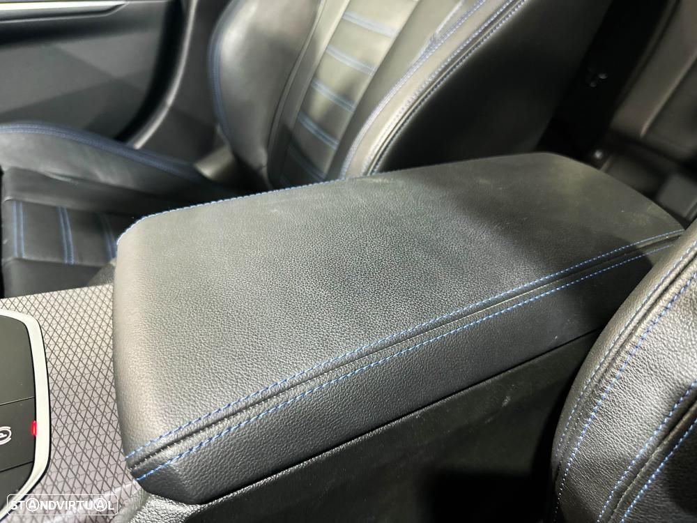 BMW 330 e Pack Desportivo M Auto - 49
