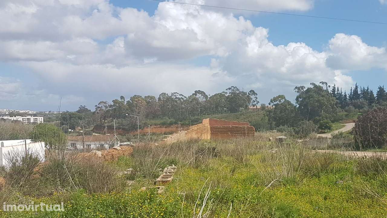TERRENO COM VIABILIDADE DE CONSTRUÇÃO DE 3 MORADIAS - Grande imagem: 5/13