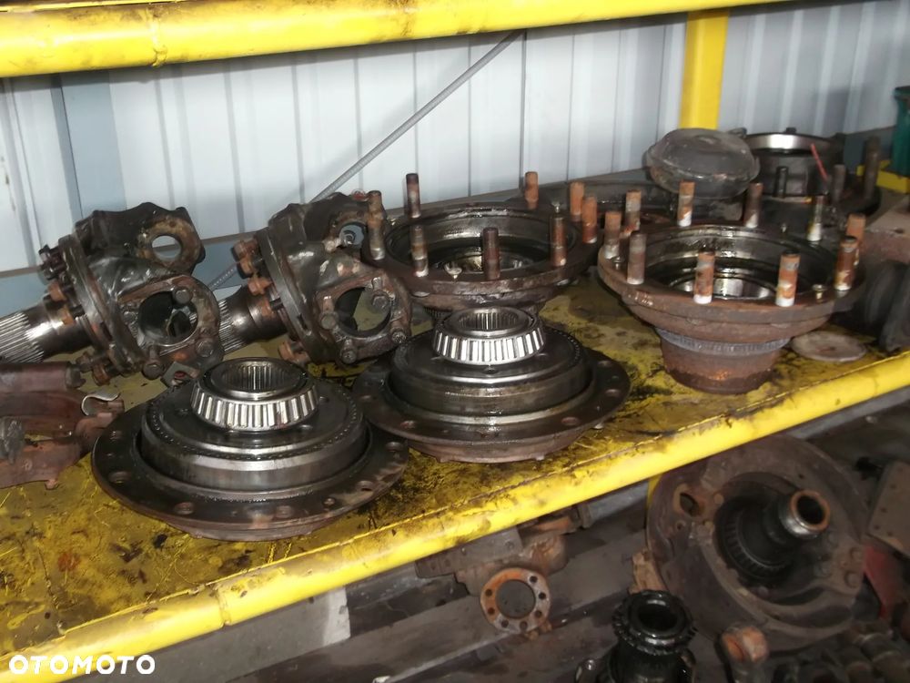 Zwolnica piasta przód Iveco Trakker 4x4 6x6 8x8 - 8