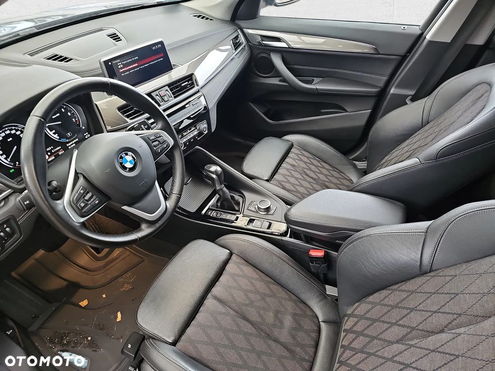 BMW X1 sDrive18i xLine - 13