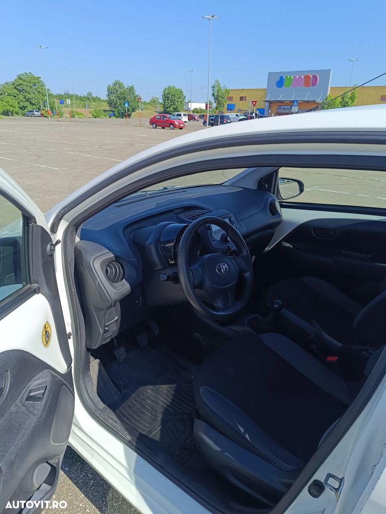 Toyota Aygo 1.0 VVY-I 5 usi X-play - 3