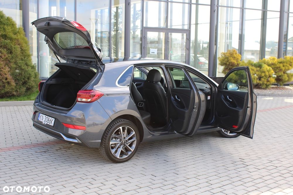 Hyundai i30 ver-1-5-t--gdi-48v-smart-dct - 17