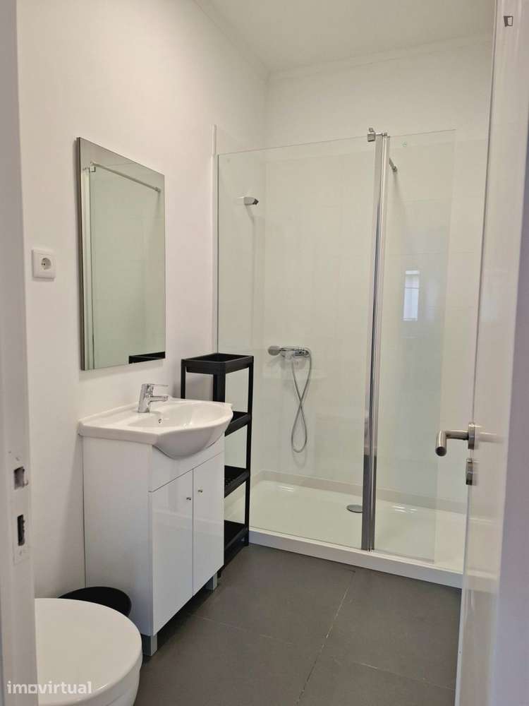 Quarto - localizado em Rio Tinto Porto - Grande imagem: 2/29