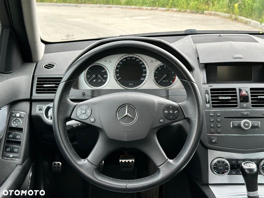 Mercedes-Benz Klasa C 180 Kompressor Avantgarde - 32