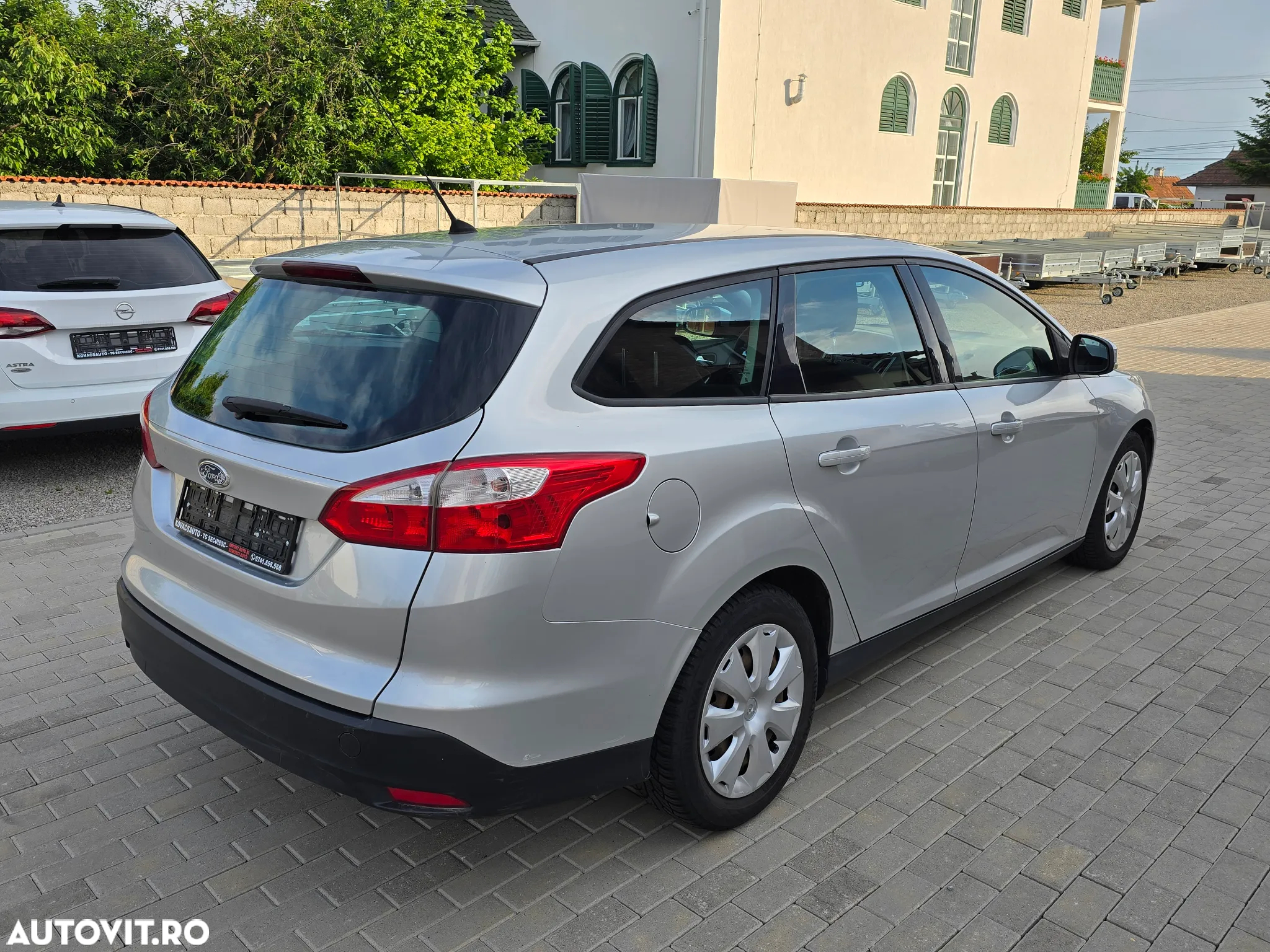 Ford Focus 1.6 TDCi DPF Start-Stopp-System Ambiente - 4