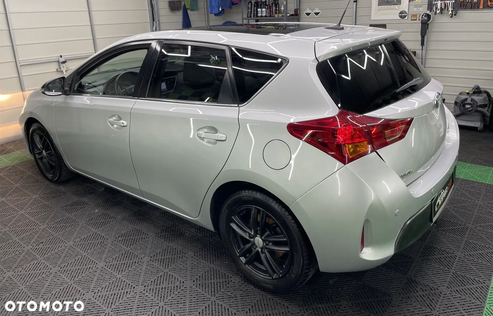 Toyota Auris - 33