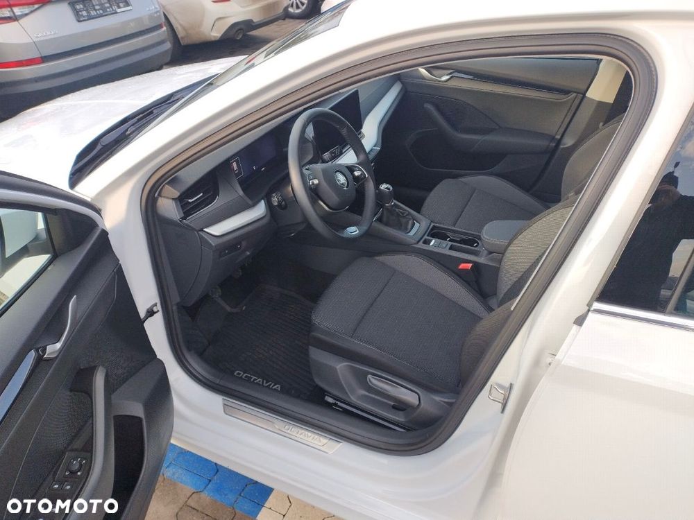 Skoda Octavia 1.5 TSI Business - 8