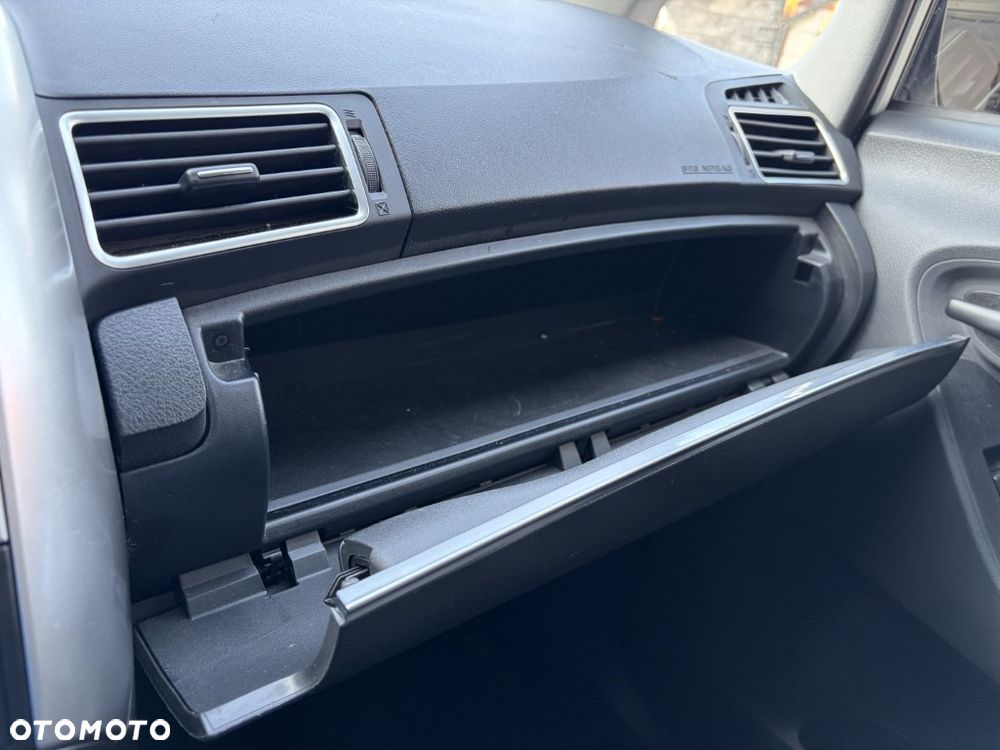 Toyota Verso 1.6 D-4D Prestige - 21