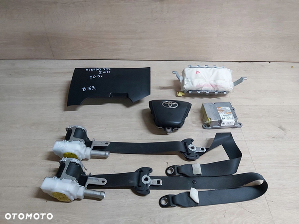 Toyota Avensis T27 LIFT 14-18r poduszka air bag kierowcy deska pas 2015r