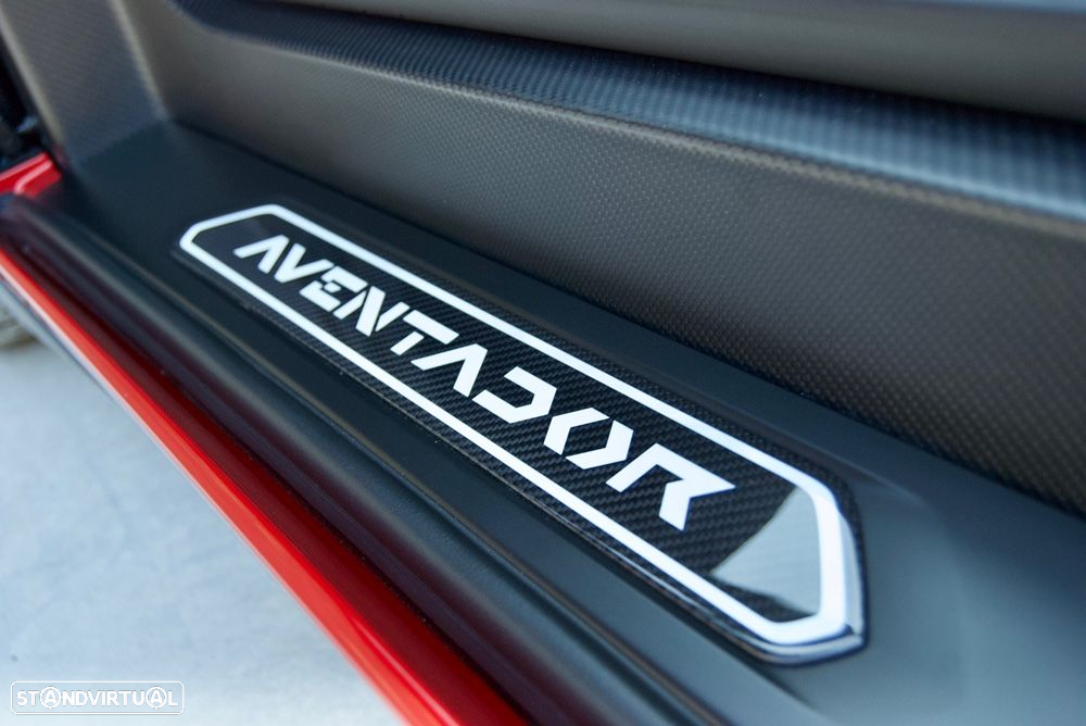 Lamborghini Aventador 6.5 V12 LP750-4 SV - 27