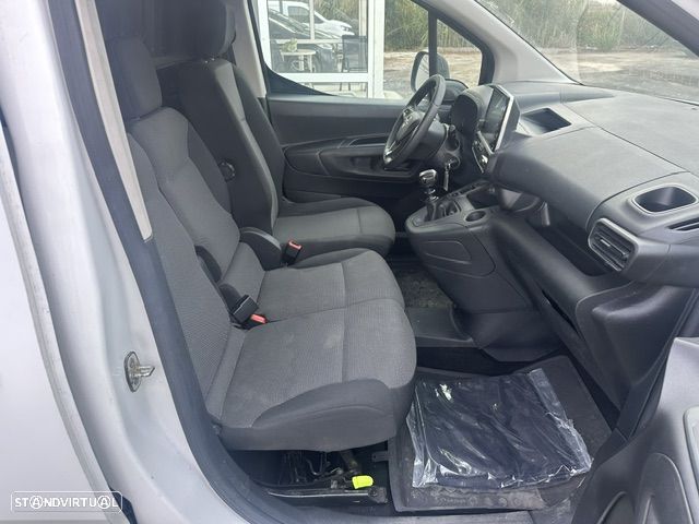 Opel COMBO LONGA 3 LUGARES CX.6V. - 14