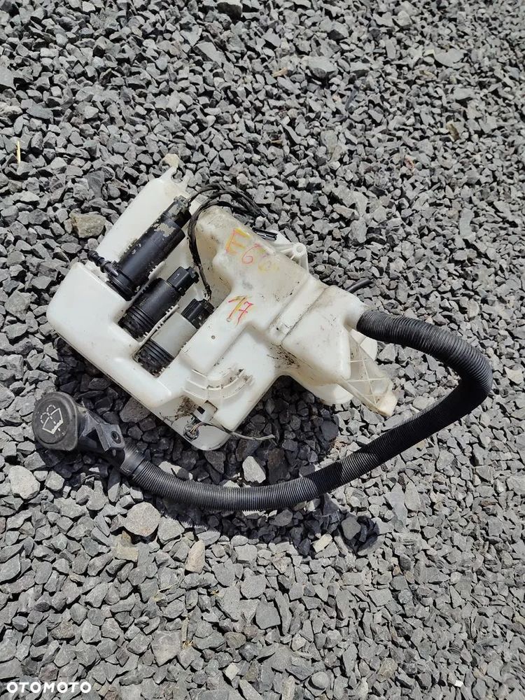 BMW E60 E61 ZBIORNICZEK Spryskiwaczy 3 Pompki Xenon Zbiornik - 1