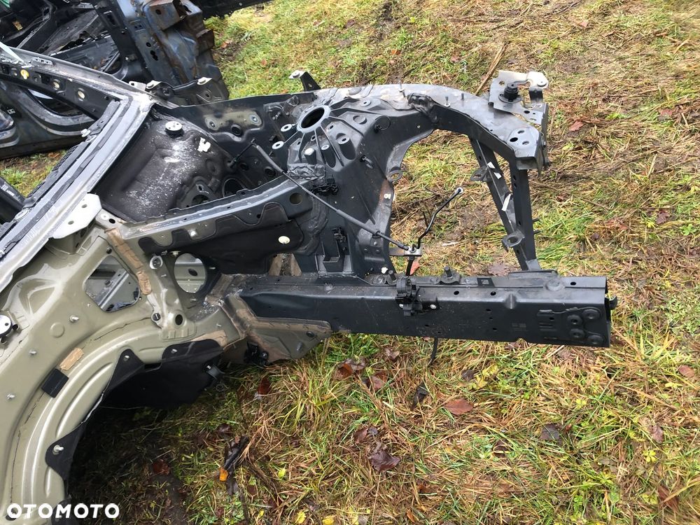 KAROSERIA Z DOKUMENTAMI BMW 3 G21 320d - 4