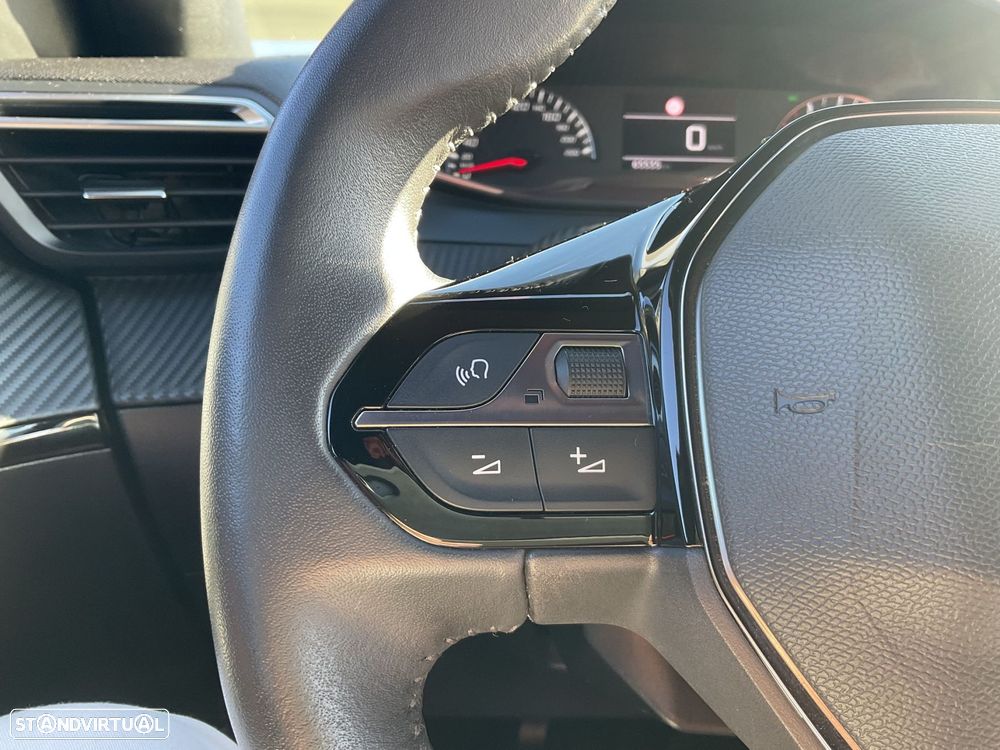 Peugeot 2008 1.2 PureTech Active Pack - 31