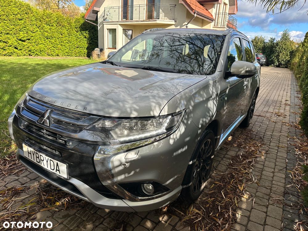 Mitsubishi Outlander 2.0 4WD Plug-In Hybrid Top - 2