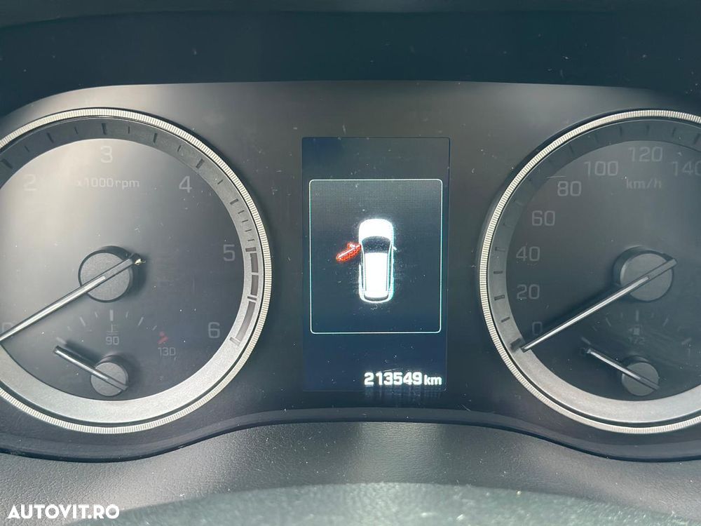 Hyundai Tucson 2.0 CRDI 4WD Automatik Style - 38