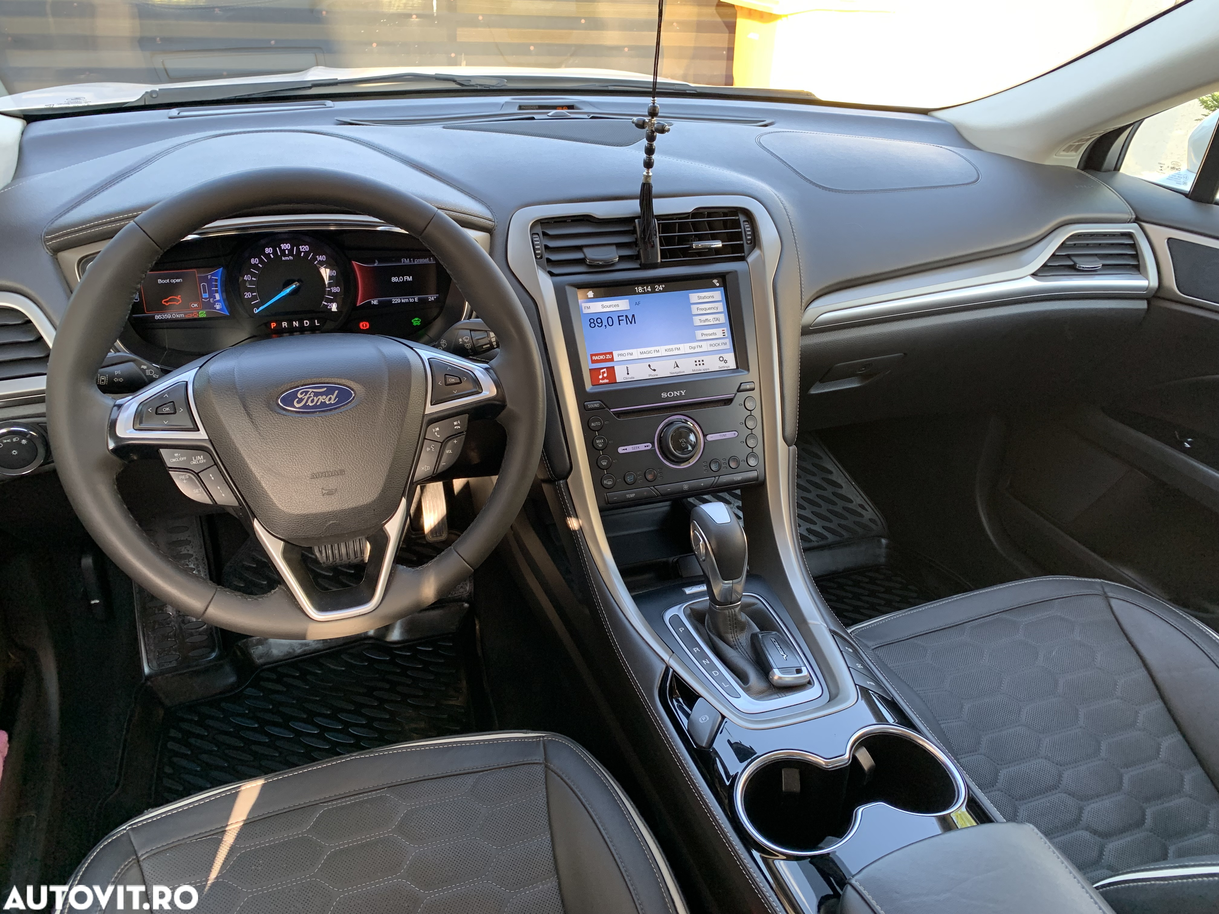 Ford Mondeo 2.0 HEV Vignale - 12