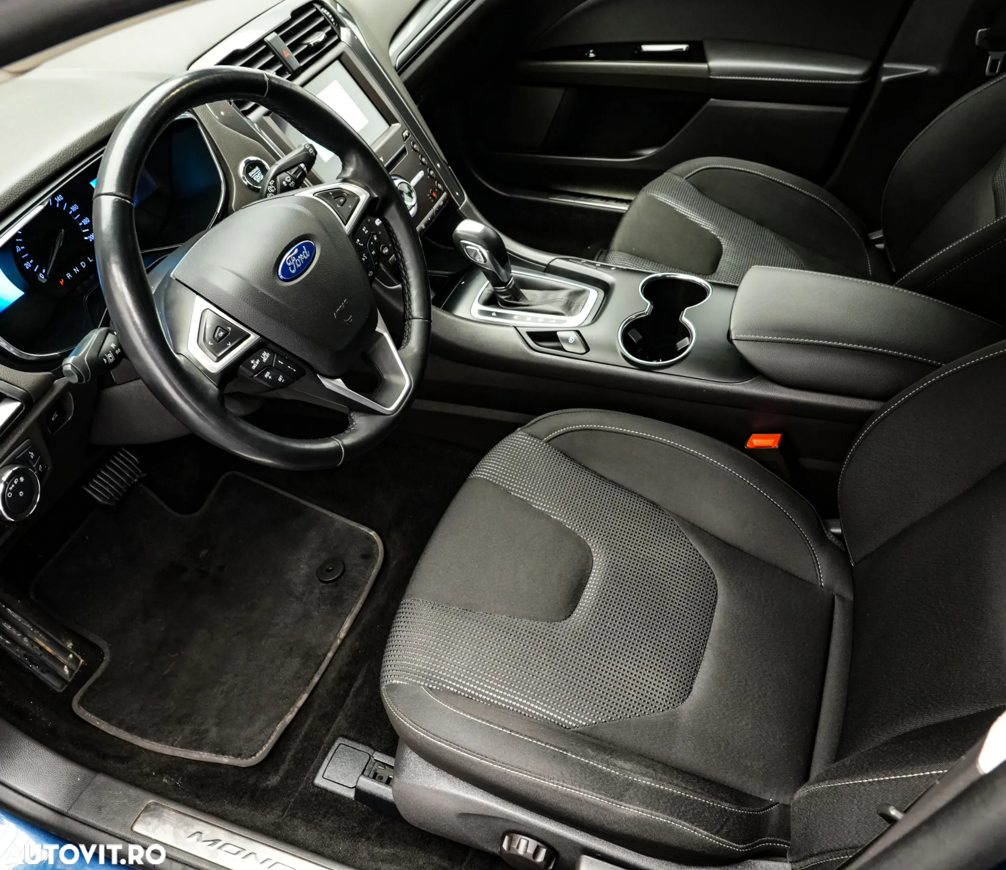 Ford Mondeo 2.0 HEV Titanium - 12