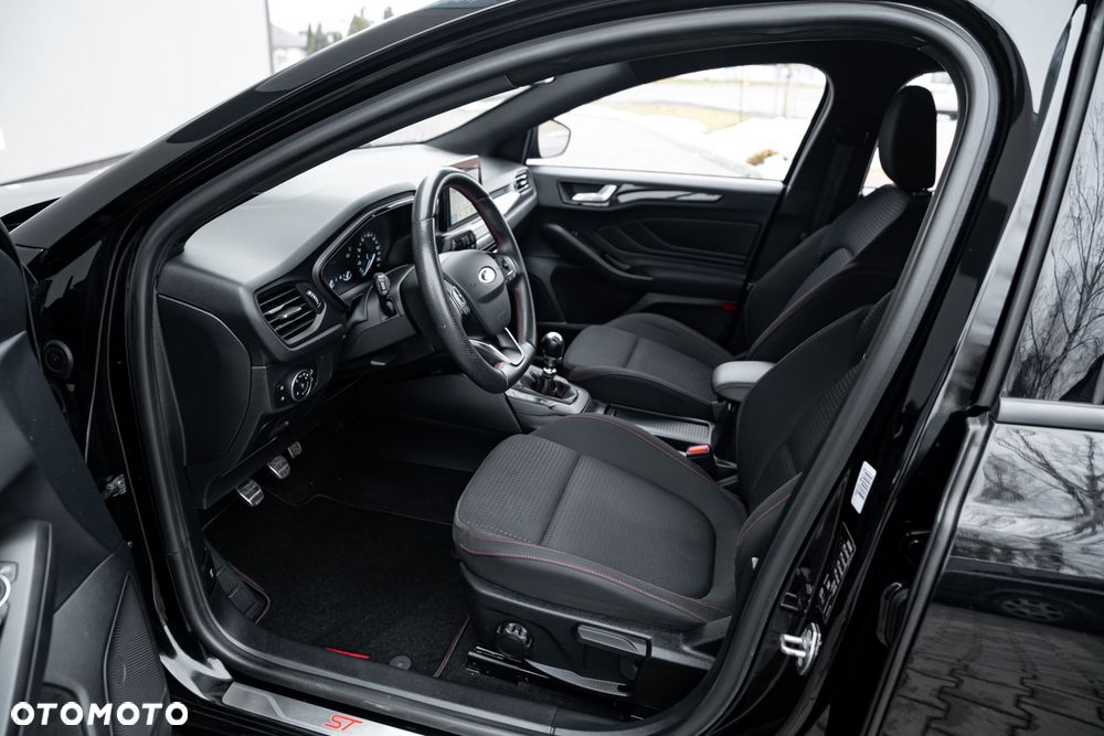 Ford Focus 1.0 EcoBoost Trend - 18