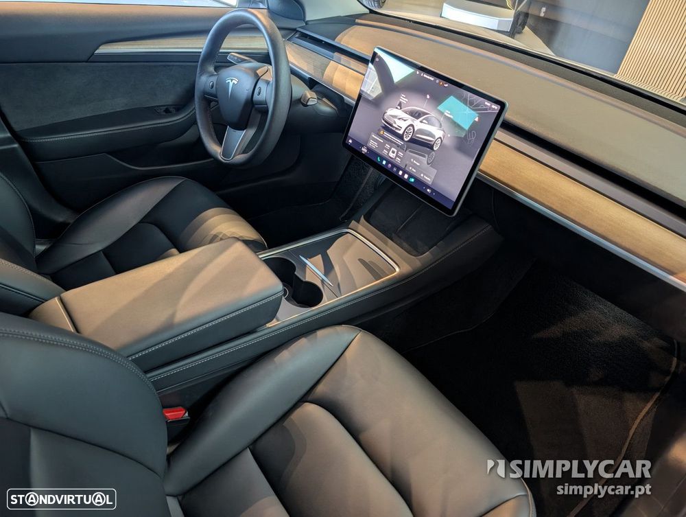 Tesla Model 3 - 9