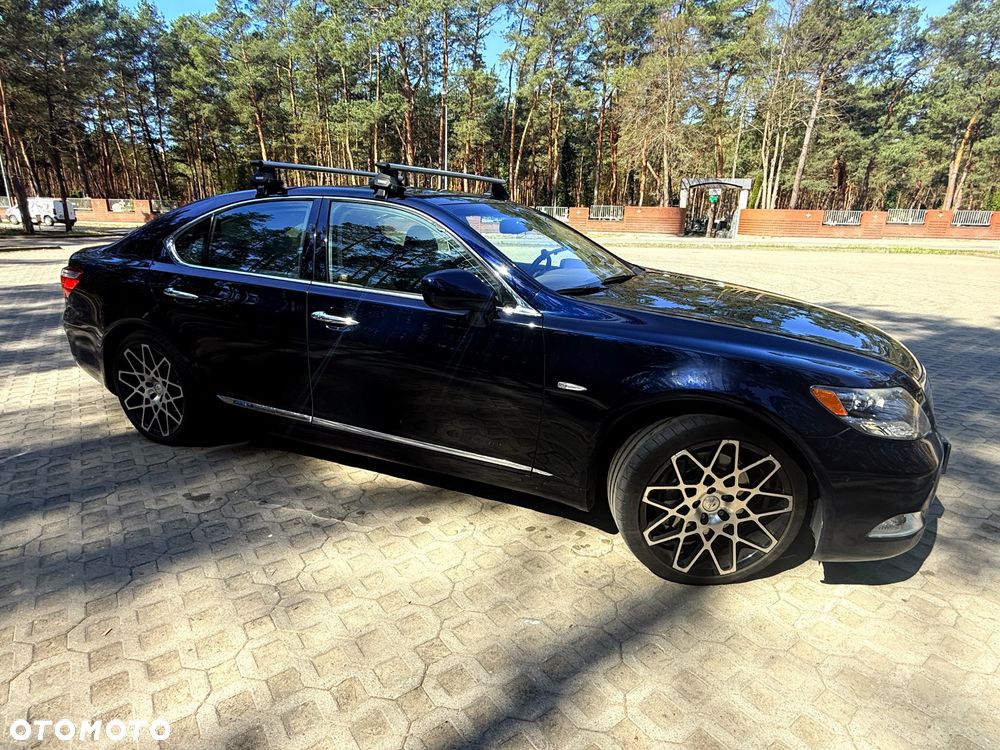 Lexus LS - 7