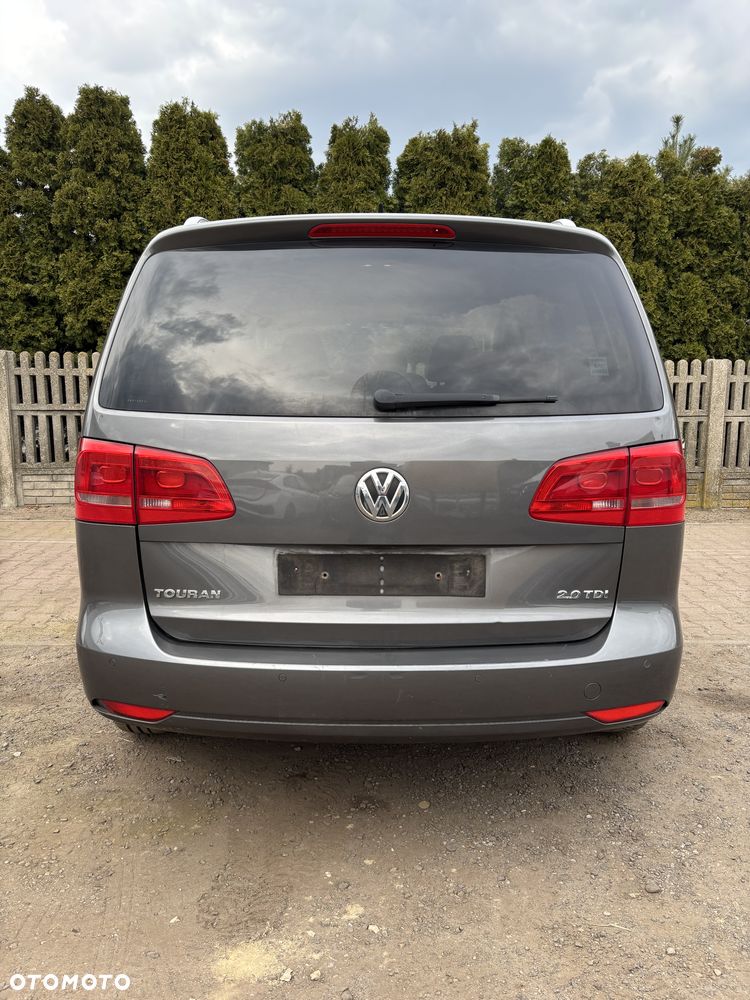 Volkswagen Touran - 4