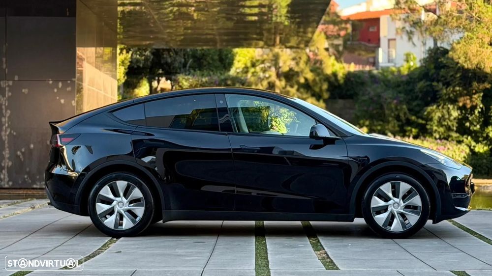 Tesla Model Y Long Range Dual Motor AWD - 15
