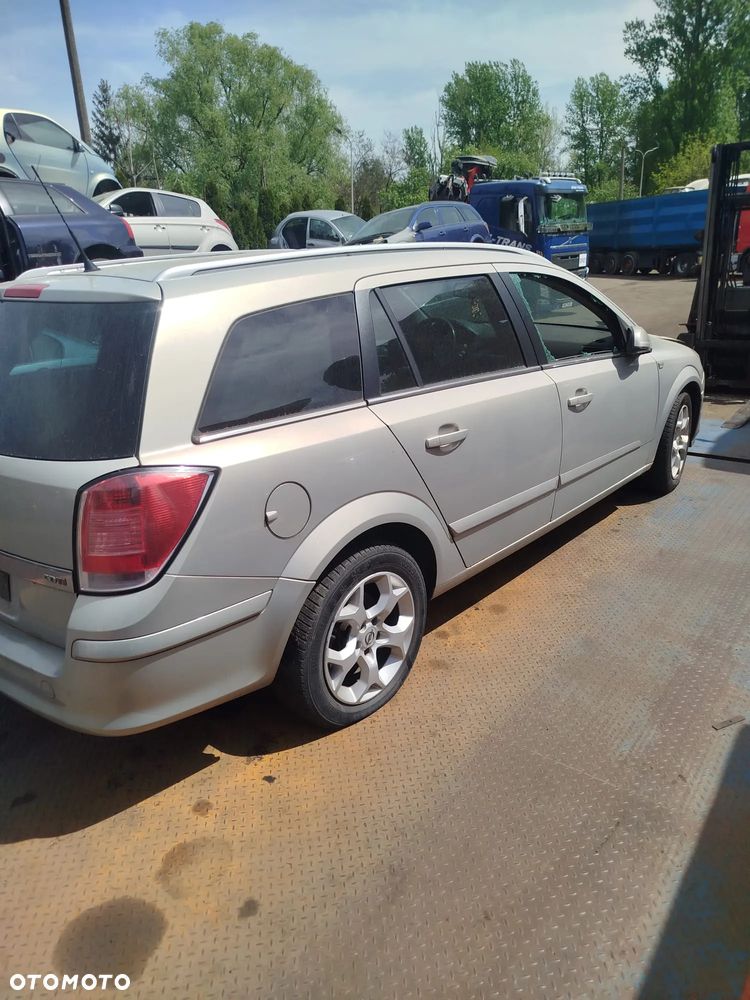 Opel Astra H na części. - 9