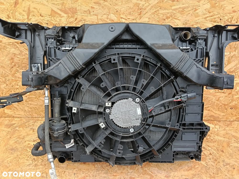 Komplet chłodnic pas przedni belka zderzaka Range Rover Velar L560 3.0d 2020 - 5