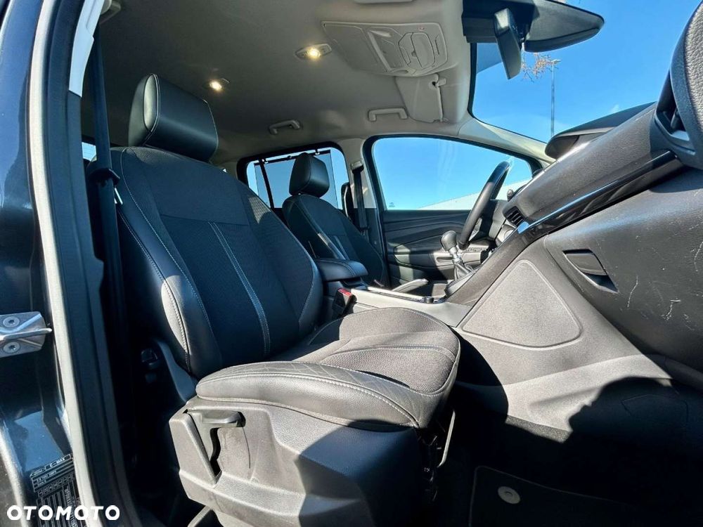 Ford Grand C-MAX - 17