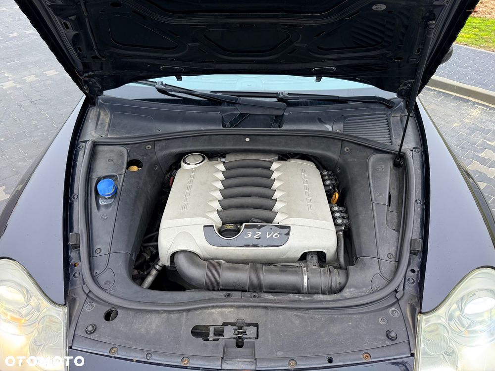 Porsche Cayenne - 14