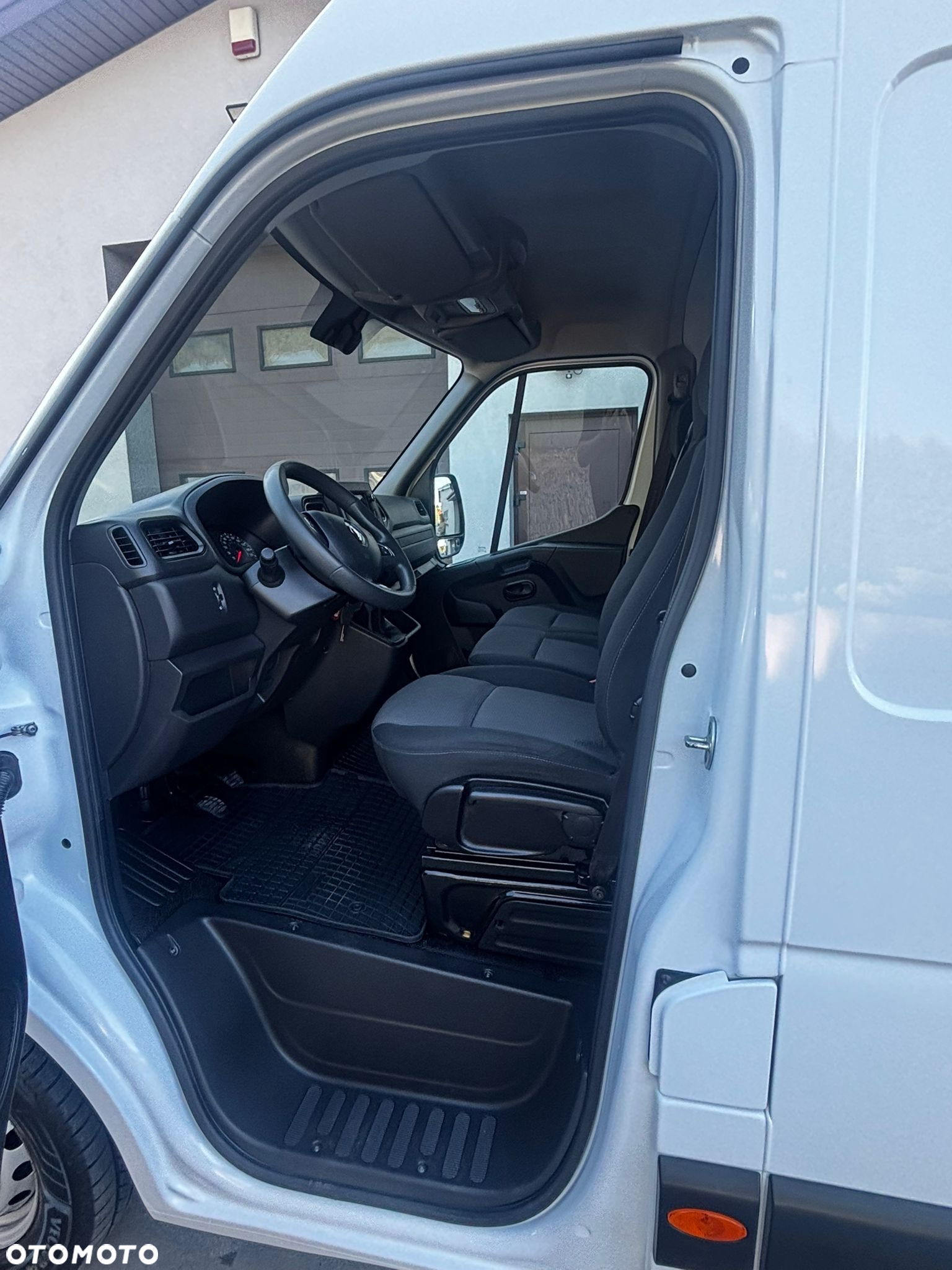 Renault Master Blaszak L3H2 Długi Furgon - 12