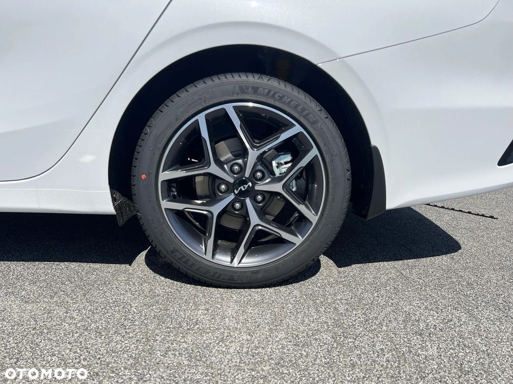 Kia Ceed 1.5 T-GDI Tribute - 18