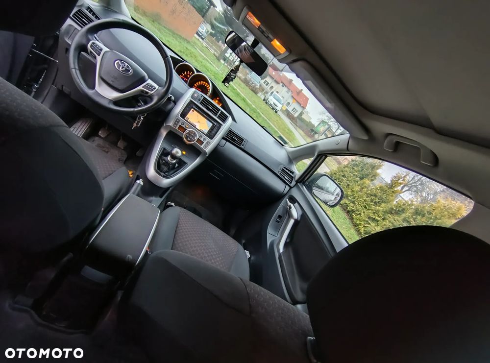 Toyota Verso 2.0 D-4D Luna 7os - 4