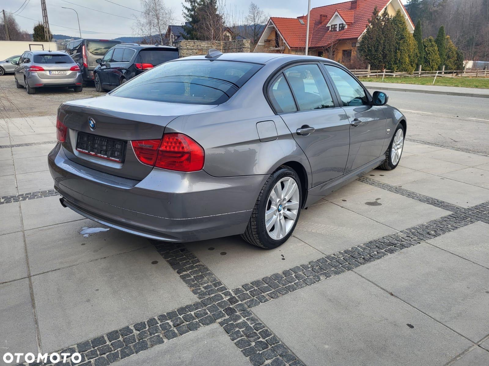 BMW Seria 3 320d xDrive - 4