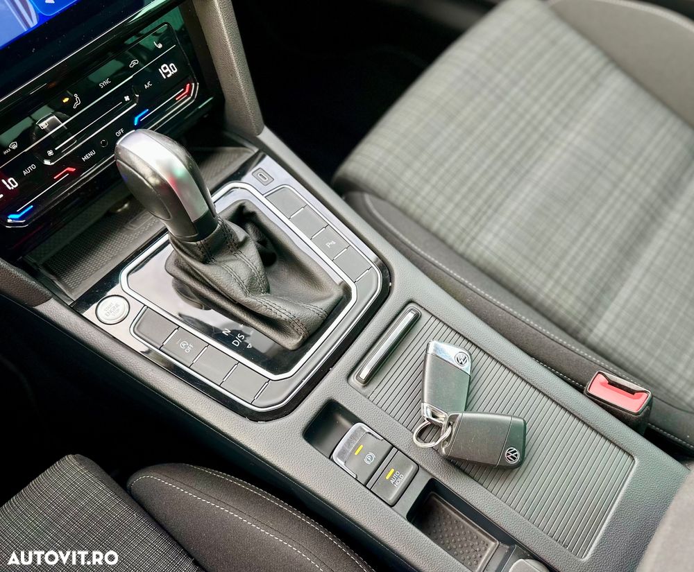Volkswagen Passat Variant 2.0 TDI DSG Highline - 18