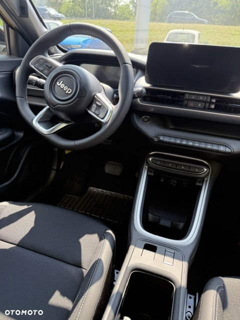 Jeep Avenger 1.2 T3 mHEV Altitude FWD eDCT6 - 14