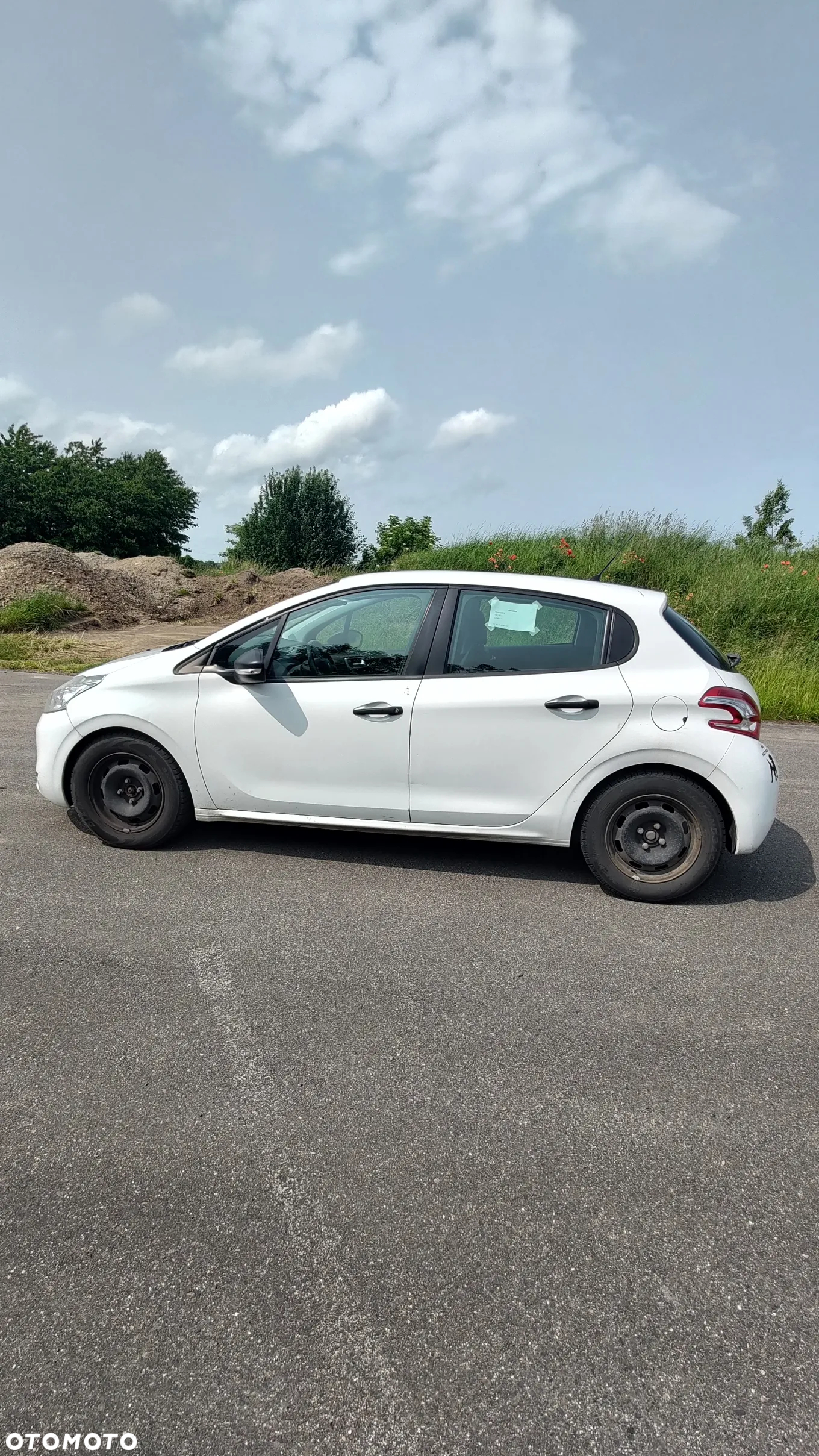 Peugeot 208 - 5