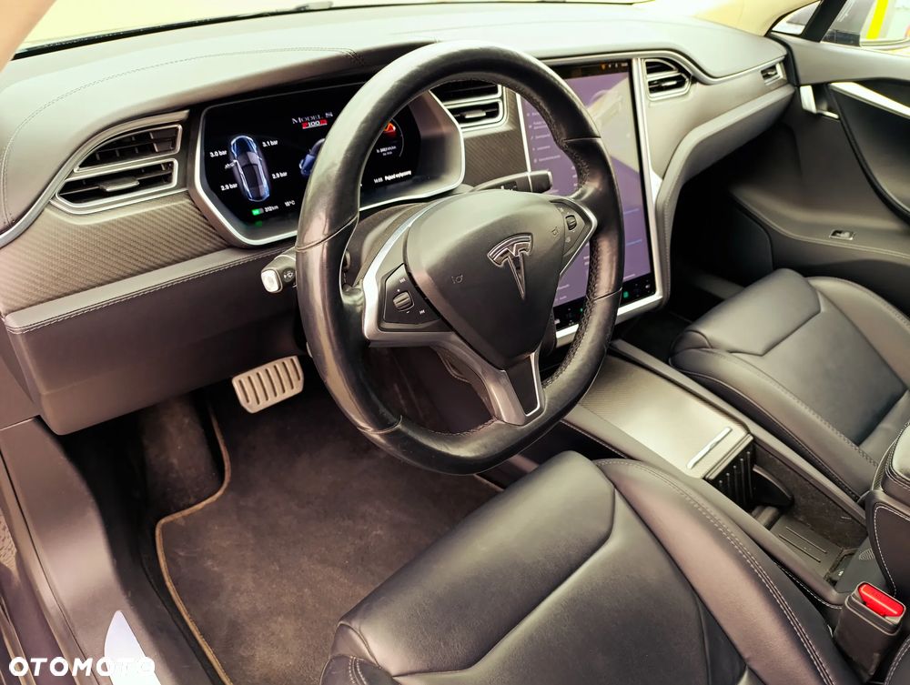 Tesla Model S - 16