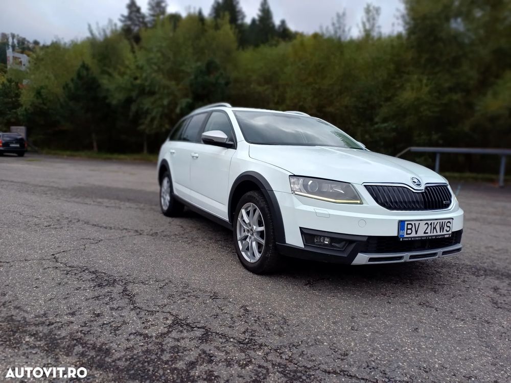 Skoda Octavia Combi Diesel 2.0 TDI 4X4 DSG Scout - 2