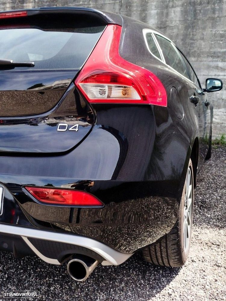 Volvo V40 2.0 D4 R-Design - 3