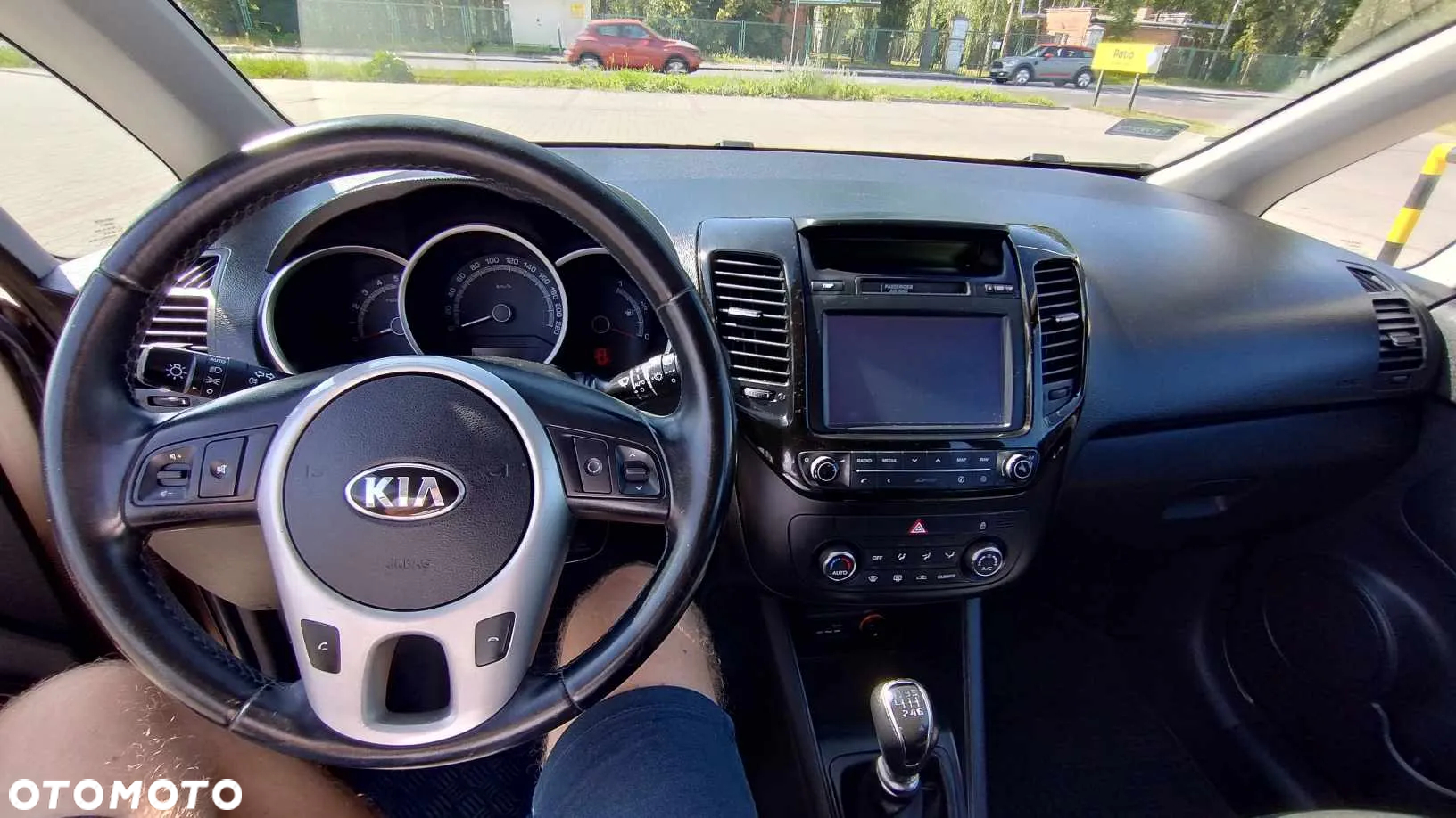Kia Venga - 11