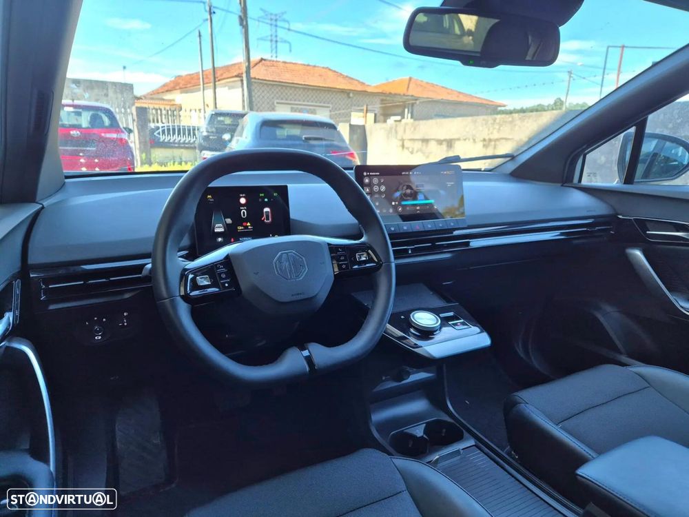 MG MG4 64 kWh Luxury - 17